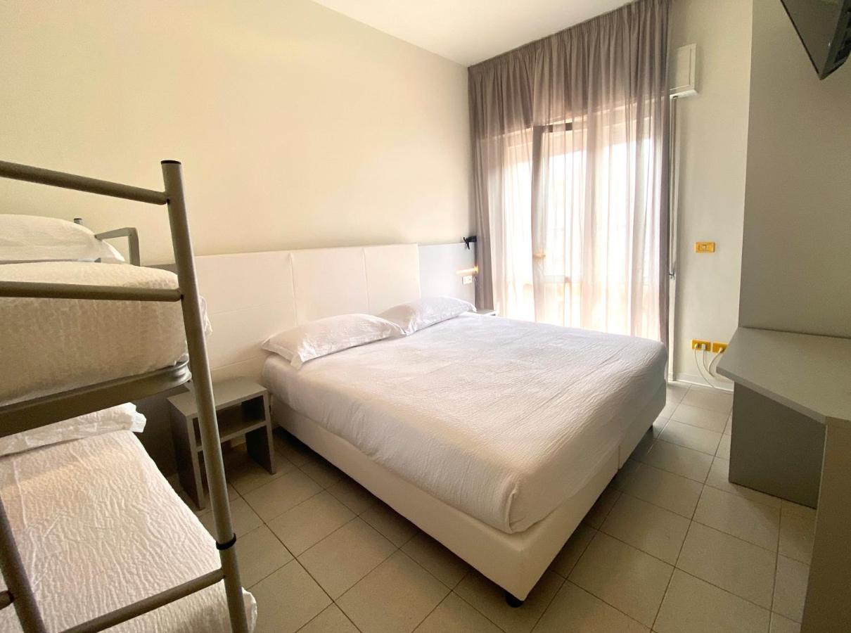 Hotel Aron Rimini Extérieur photo